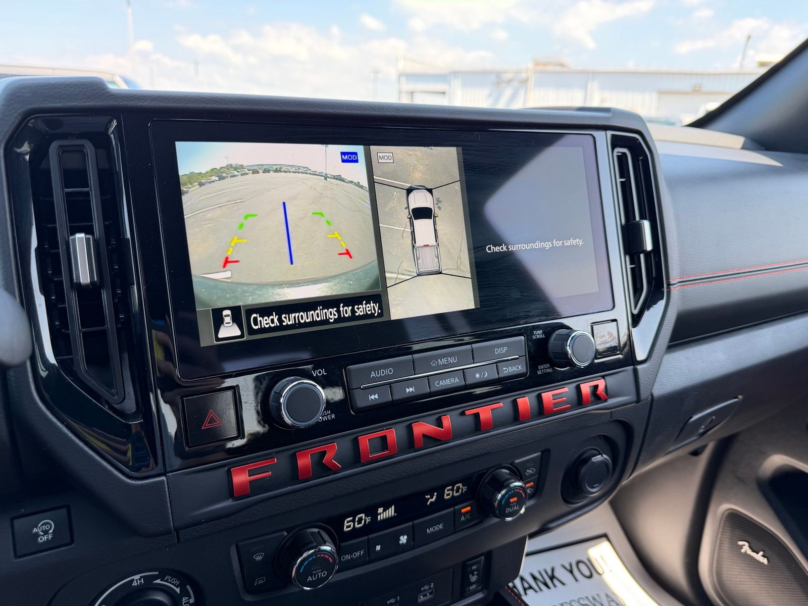 2025 Nissan Frontier image 17