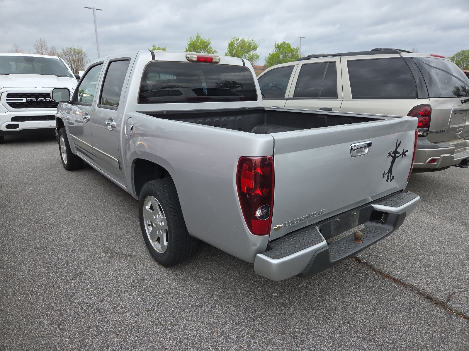 View vehicle photo 4