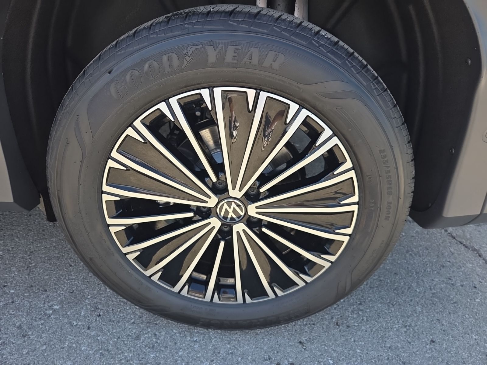 new 2026 Volkswagen Tiguan car, priced at $32,181
