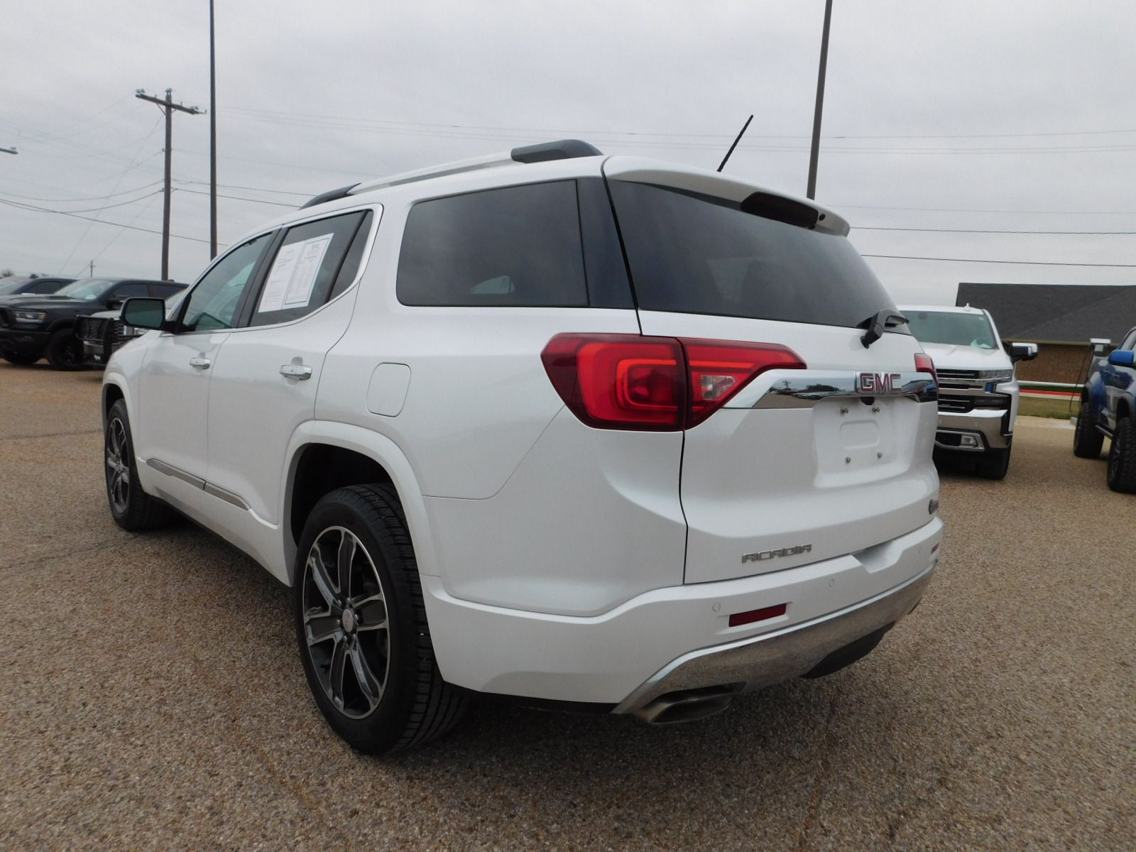 2017 GMC Acadia Denali 3