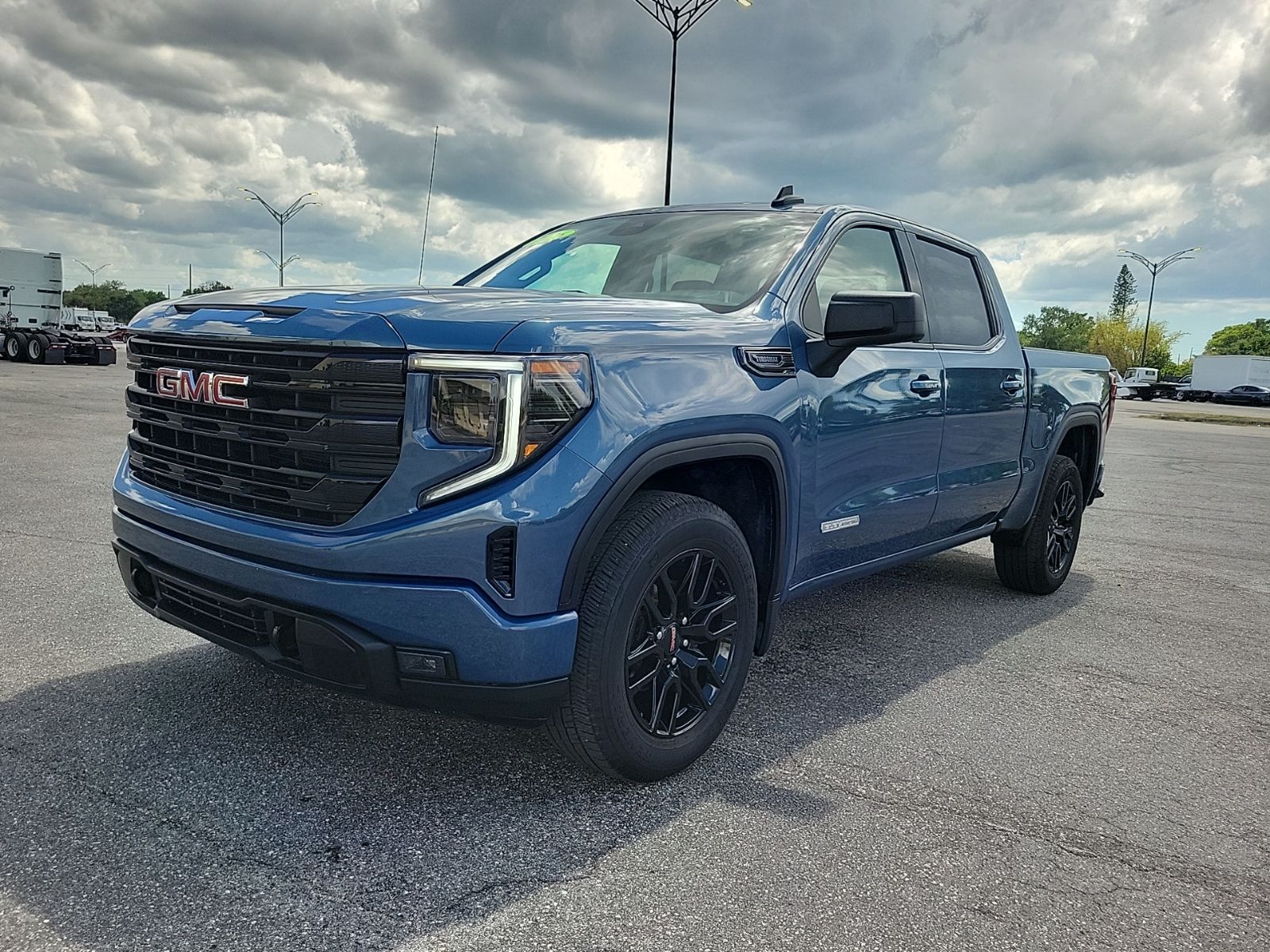 View vehicle photo 2