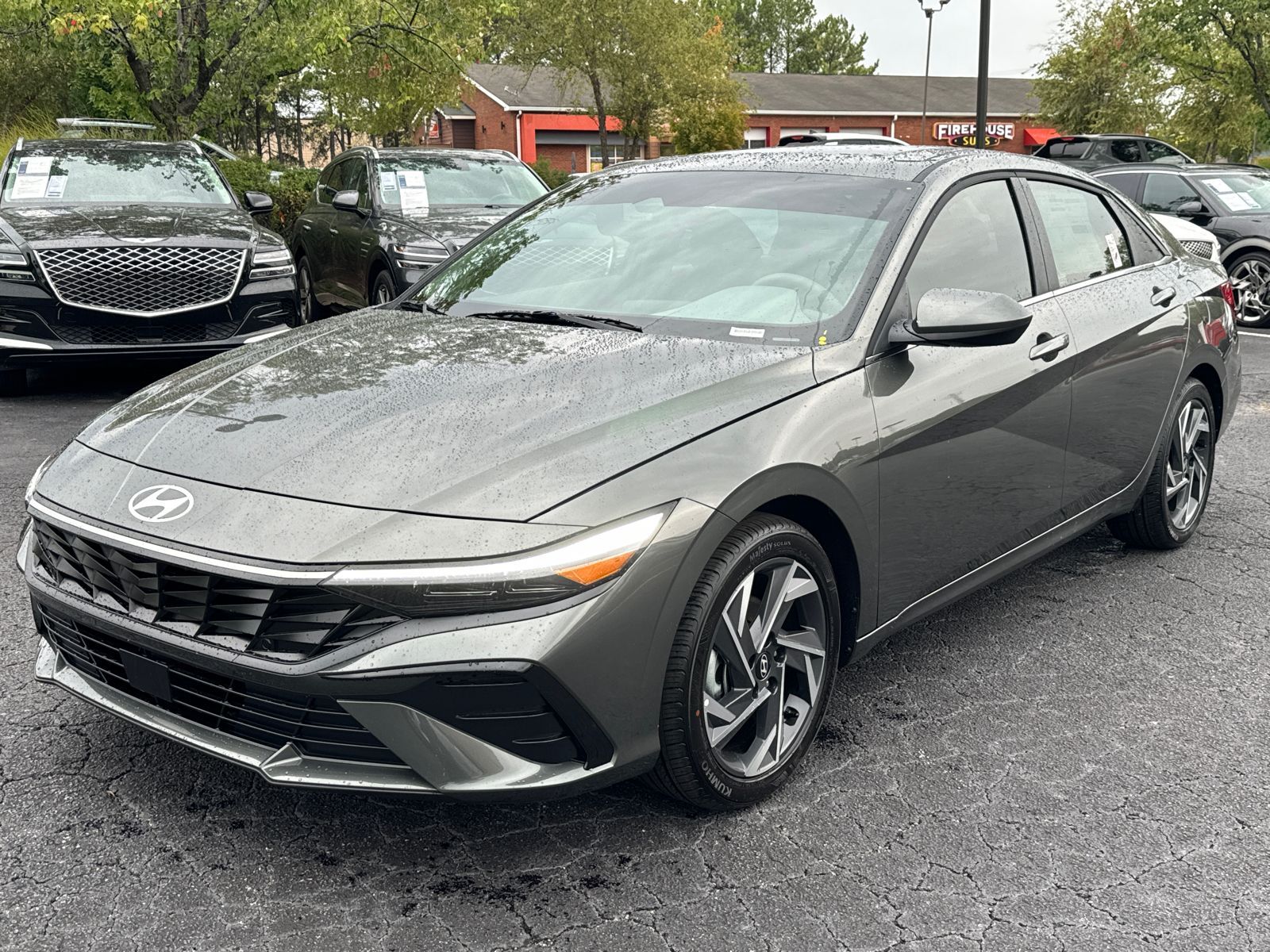 2025 Hyundai Elantra SEL's photo