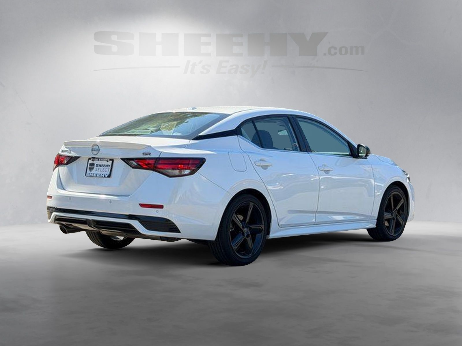 Used 2024 Aspen White Nissan SR image 11