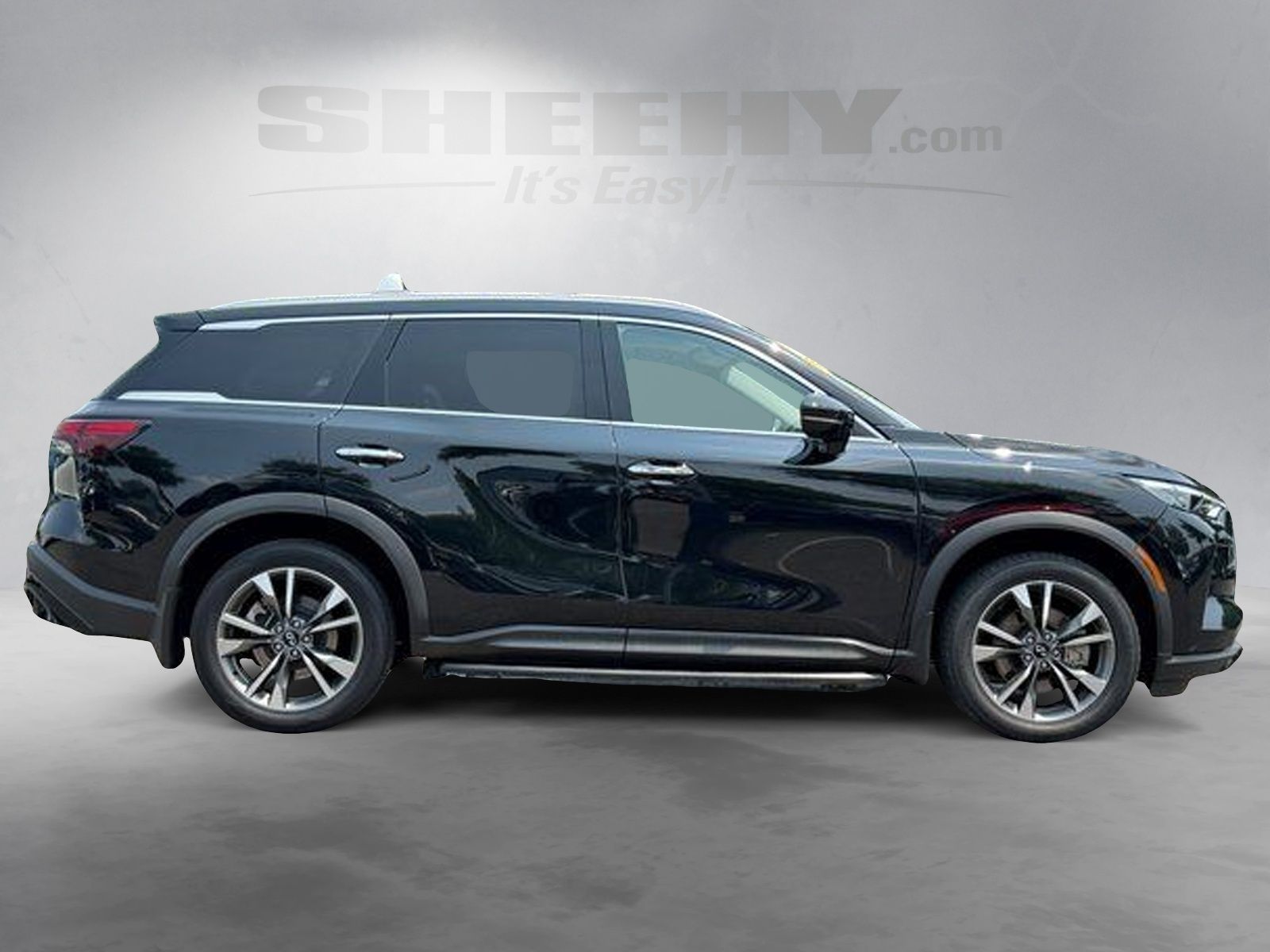 Used 2023 Mineral Black INFINITI LUXE image 10