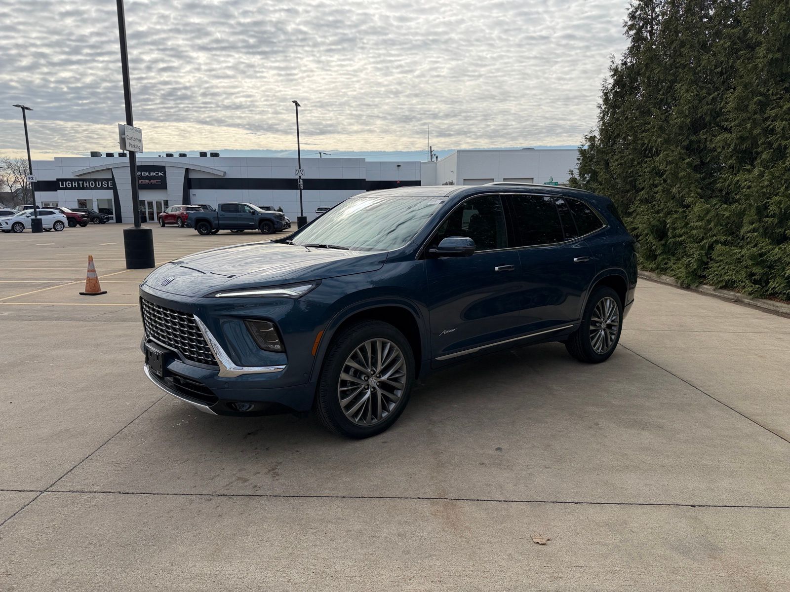 View vehicle photo 7