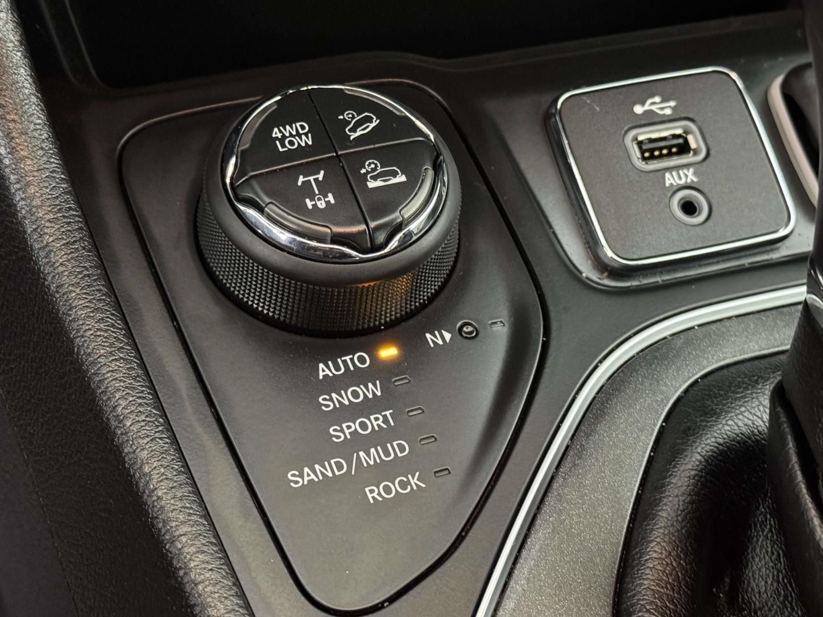 Used 2019 Gray Jeep Trailhawk image 26