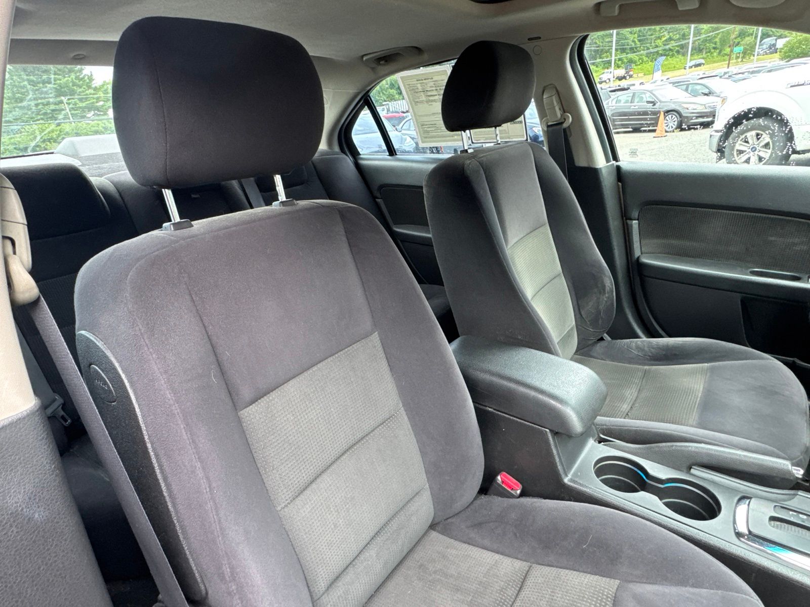 Used 2008 Dune Pearl Clearcoat Metallic Ford SEL image 28
