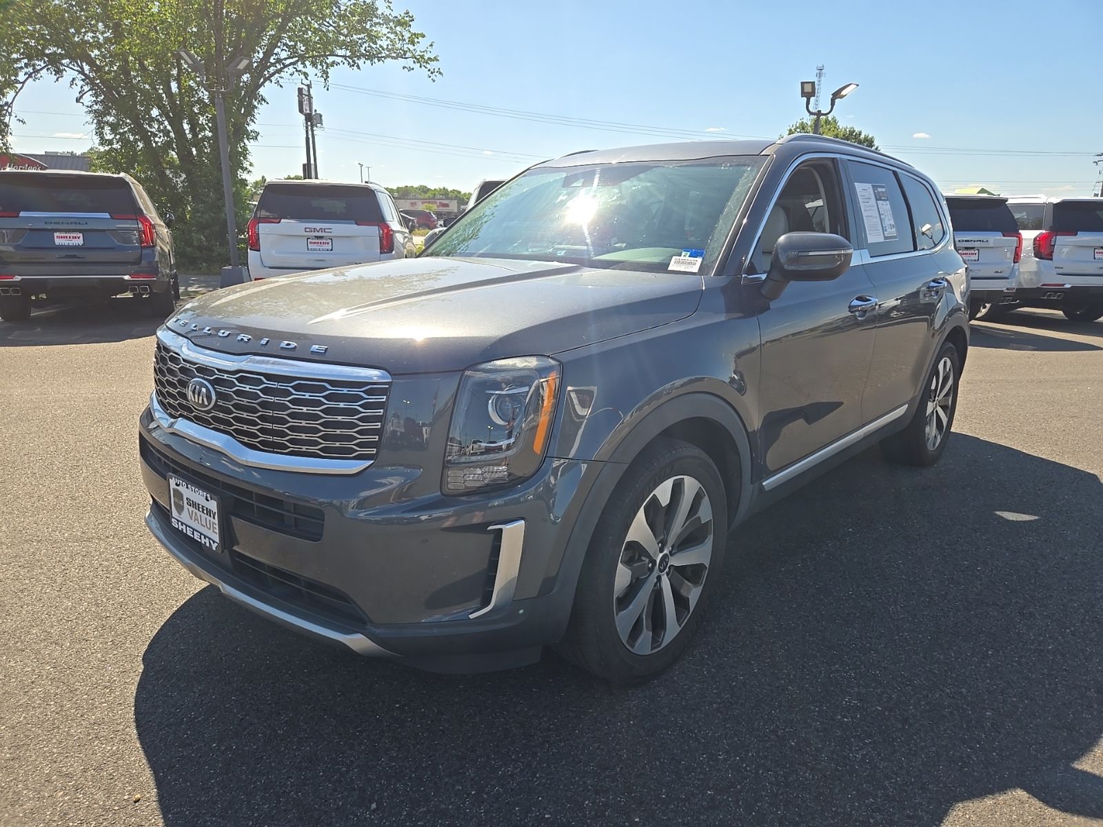 Used 2020 Gray Kia S image 3