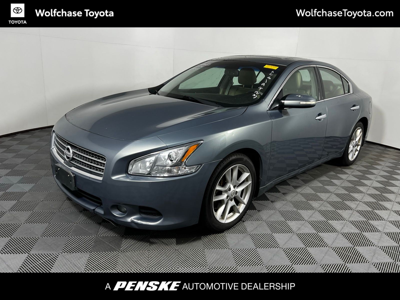 Thumbnail: 2010 Nissan Maxima - 1