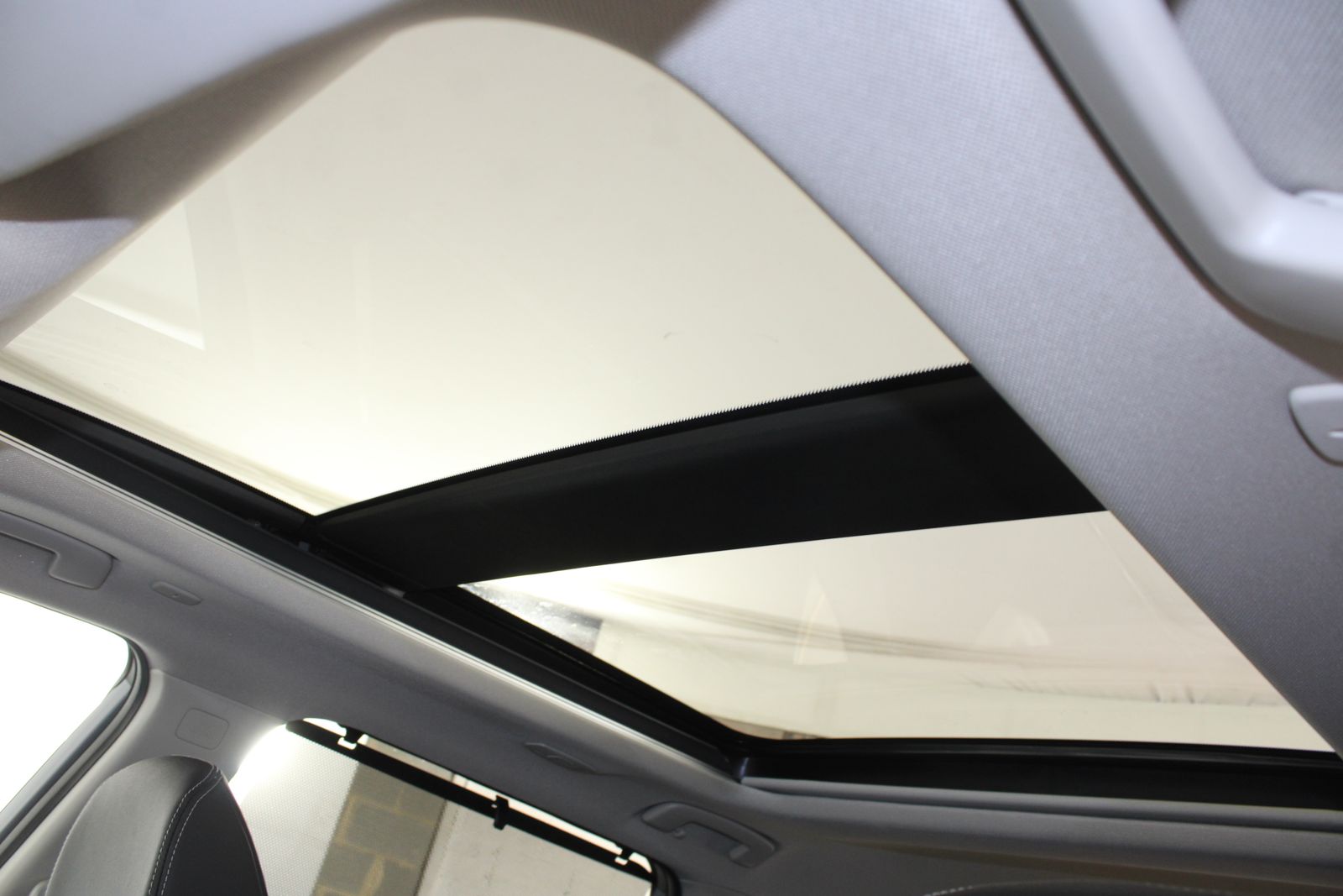 Used 2023 Gray Nissan SL image 21