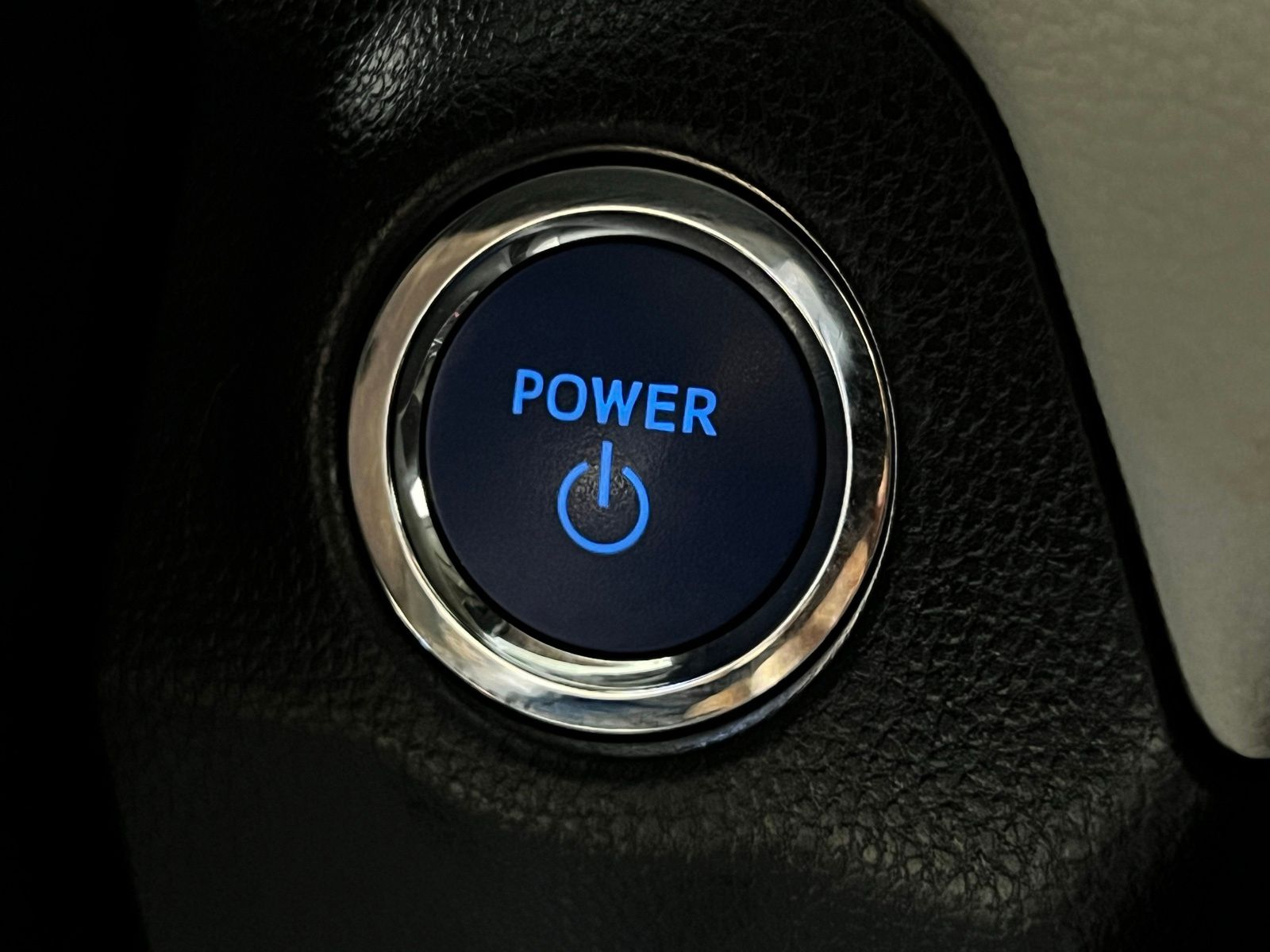 Thumbnail: 2022 Toyota RAV4 - 20
