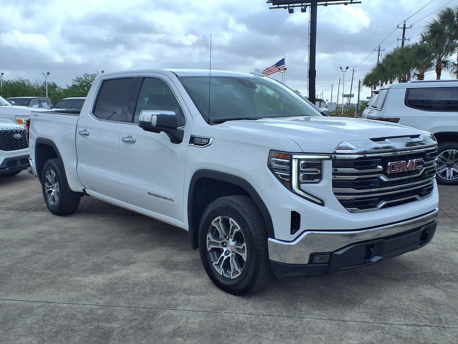 2025 GMC Sierra 1500 SLT - 2
