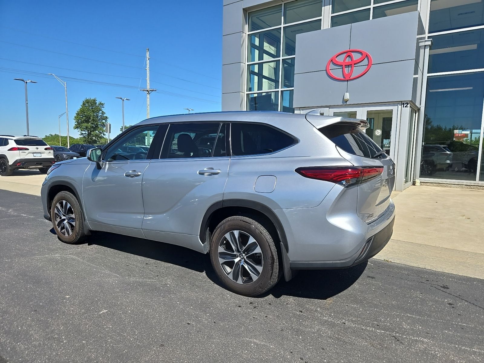 used 2020 Toyota Highlander car, priced at $29,705
