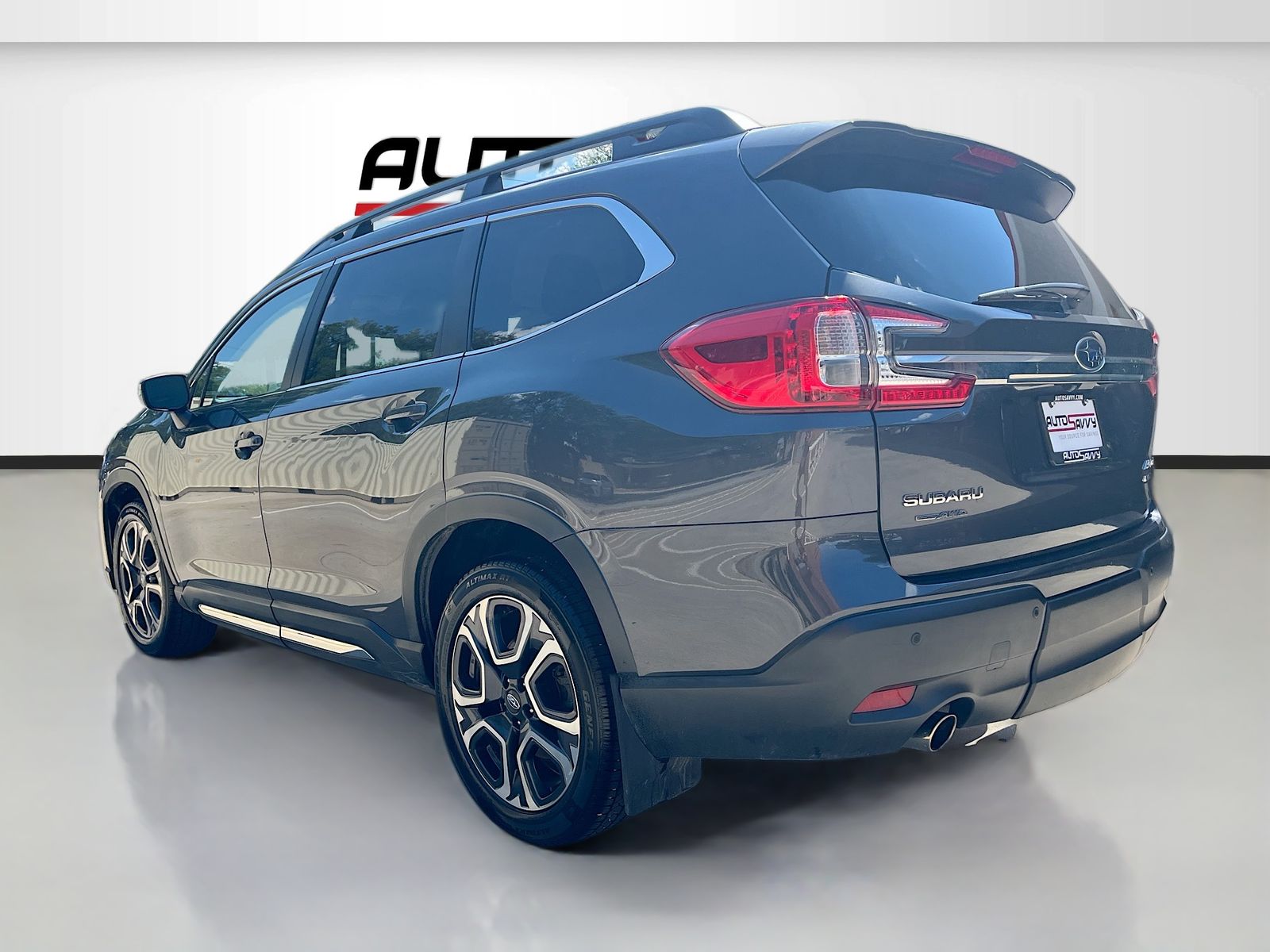 Used 2023 Gray Subaru Limited image 5