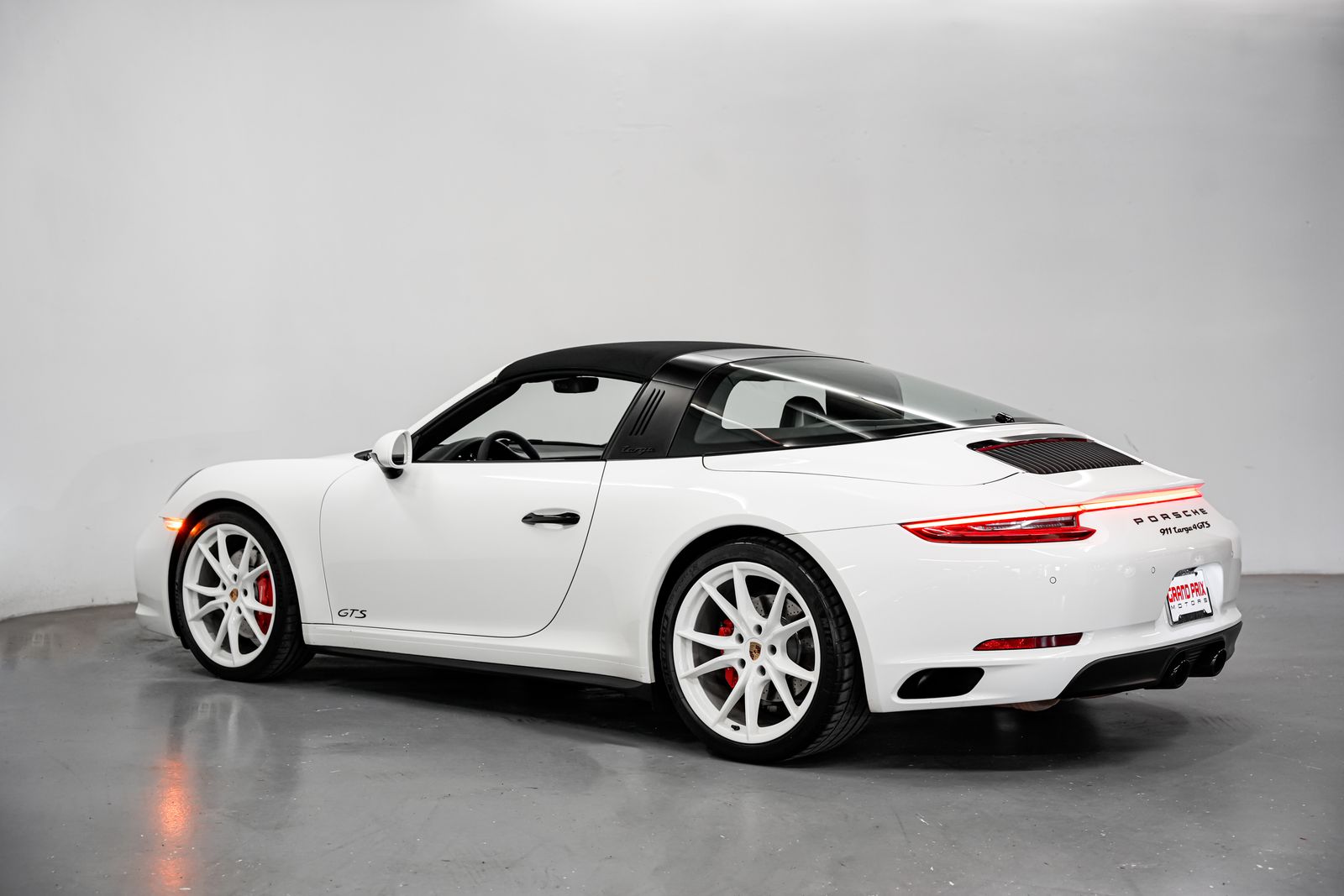 2019 Porsche 911 Targa 4 GTS — photo 9