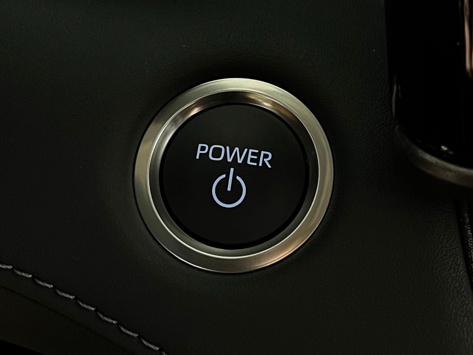 Thumbnail: 2026 Toyota Highlander - 22