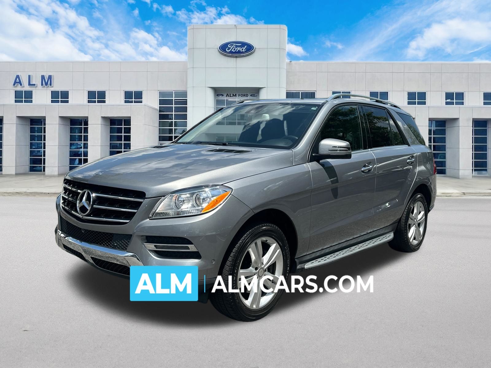 Iridium Silver Metallic 2015 Mercedes-Benz M-Class SUV / Crossover Rear-Wheel Drive 7-Speed Automatic