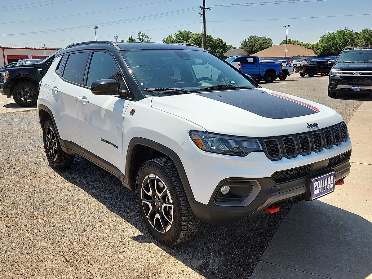 View vehicle photo 4