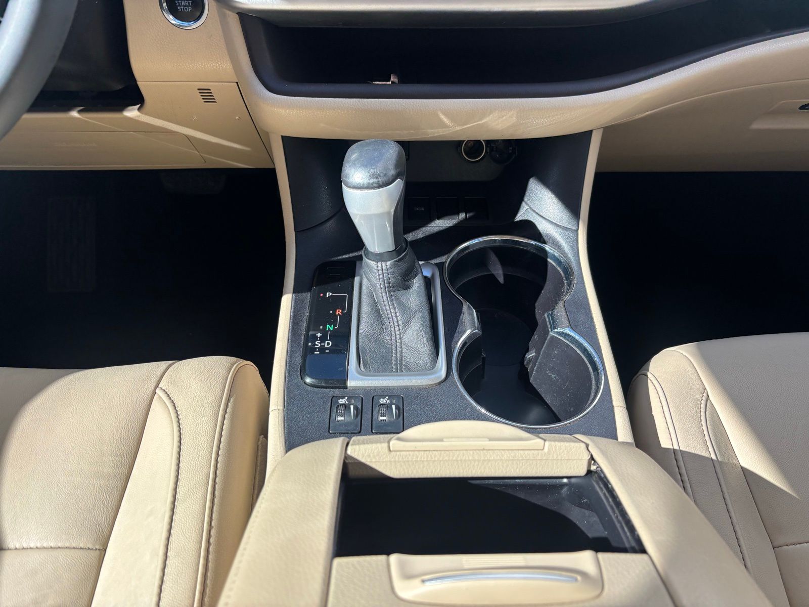 Used Car 2015 Toyota Highlander  Xle V6 For Sale Under $20,000 In Austin, Texas