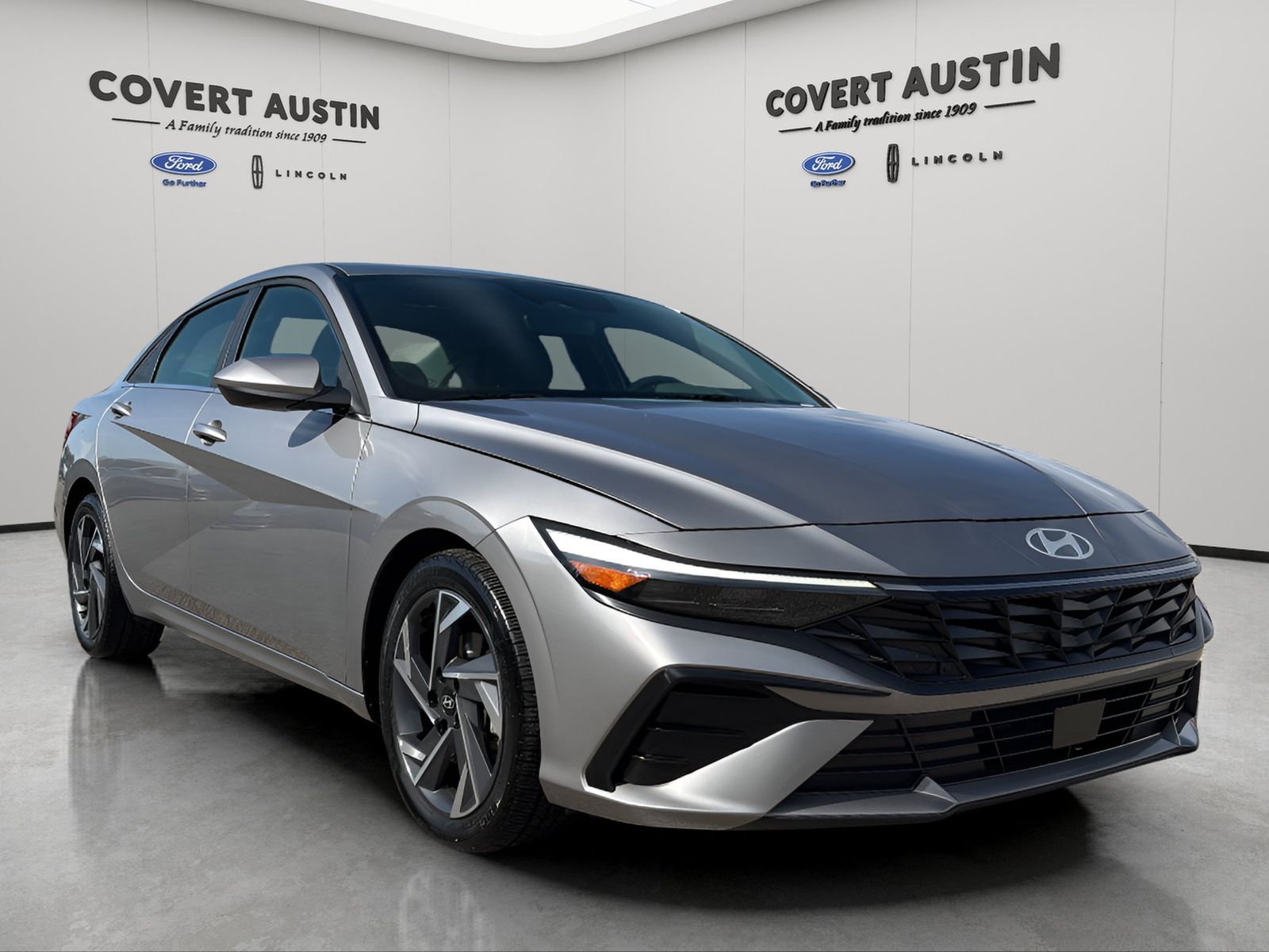 Used 2025 Gray Hyundai SEL Convenience image 7