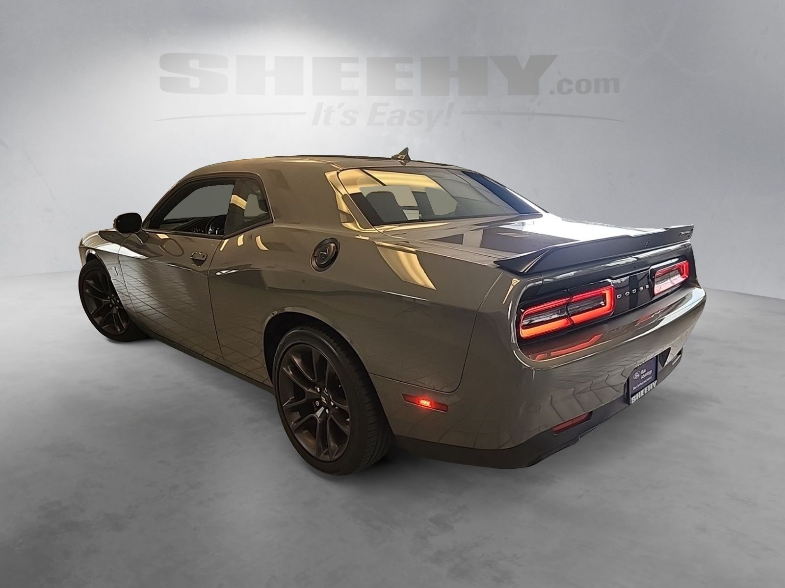 Used 2023 Destroyer Gray Clearcoat Dodge R/T Scat Pack image 13