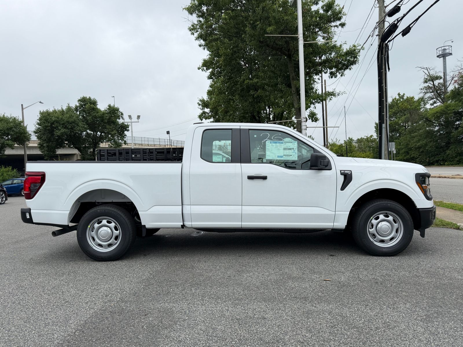 New 2026 Oxford White Ford XL image 7