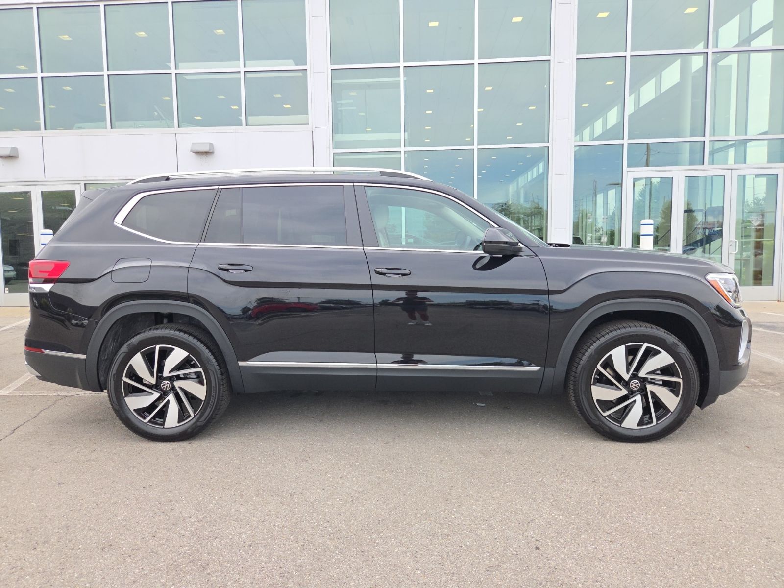 new 2026 Volkswagen Atlas car, priced at $48,793