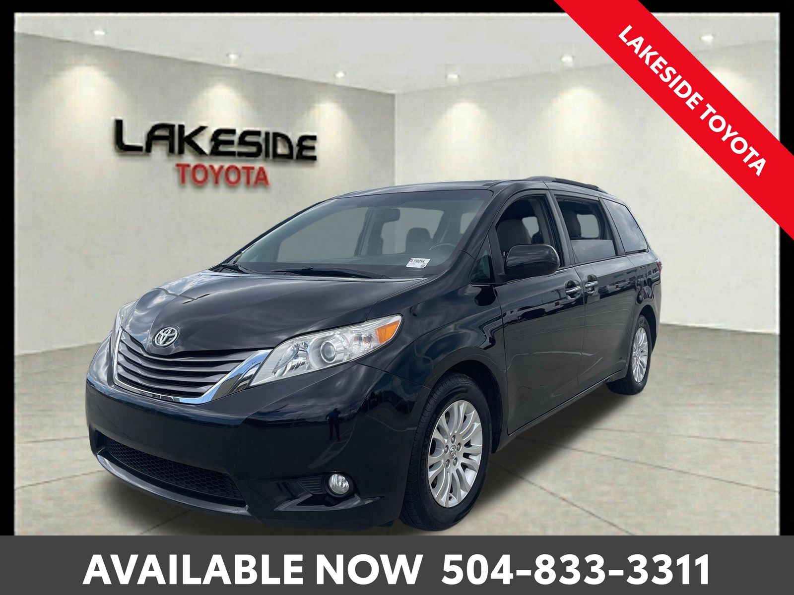 2017 Toyota Sienna XLE Premium 8-Passenger FWD