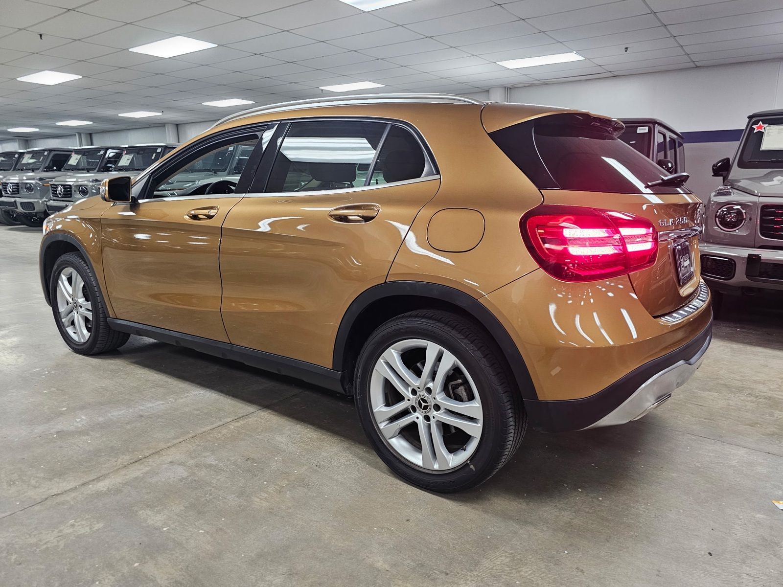 View vehicle photo 3