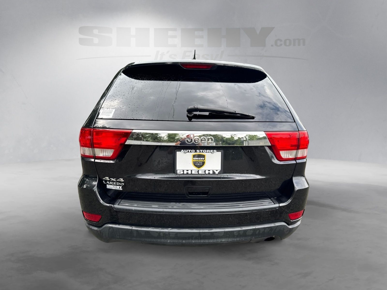 Used 2012 Brilliant Black Crystal Pearlcoat Jeep Laredo image 12