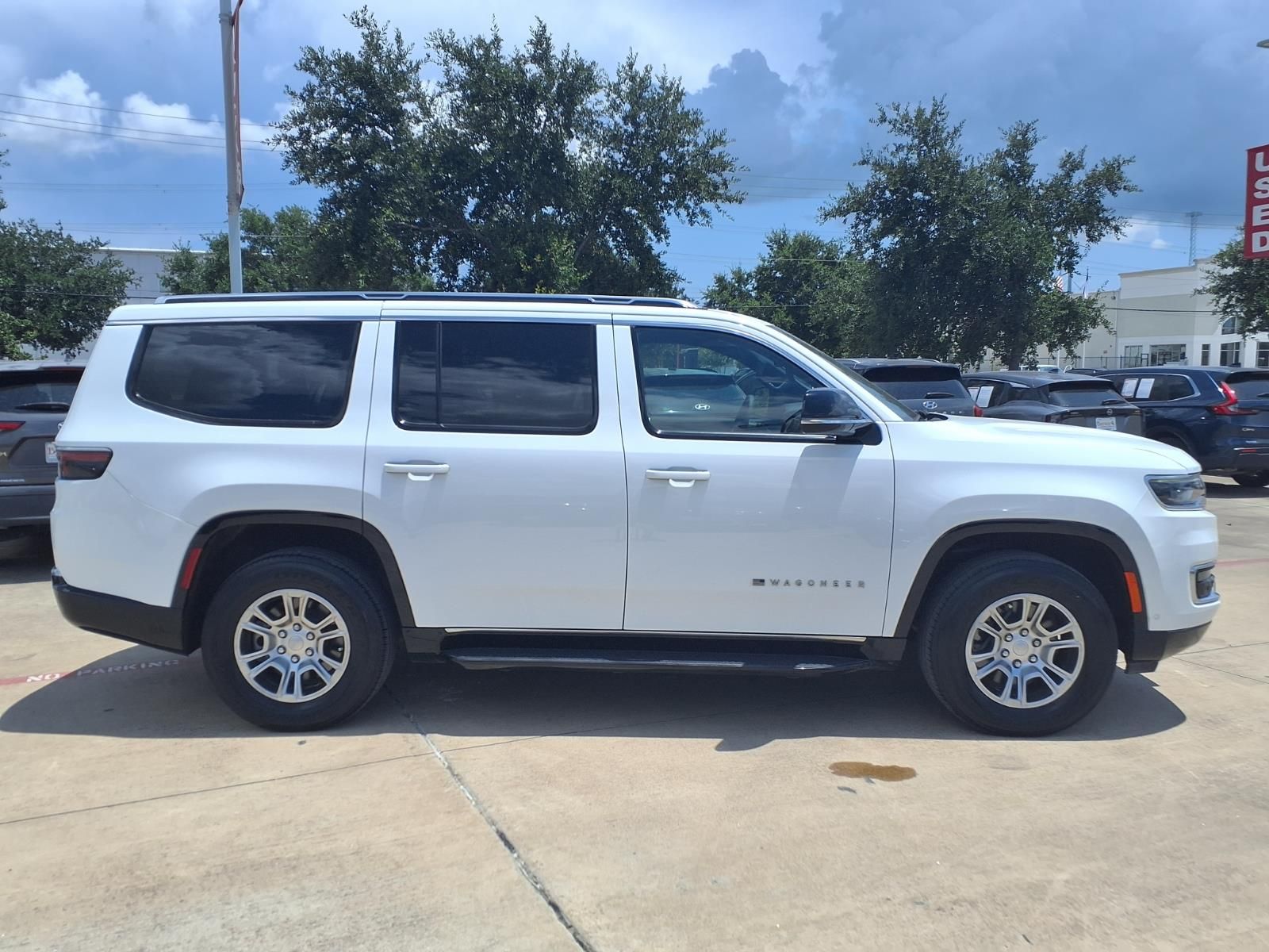 2023 Jeep Wagoneer Base White at River Oaks CDJR
