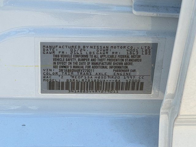 Used 2024 Aspen White Nissan SR image 24