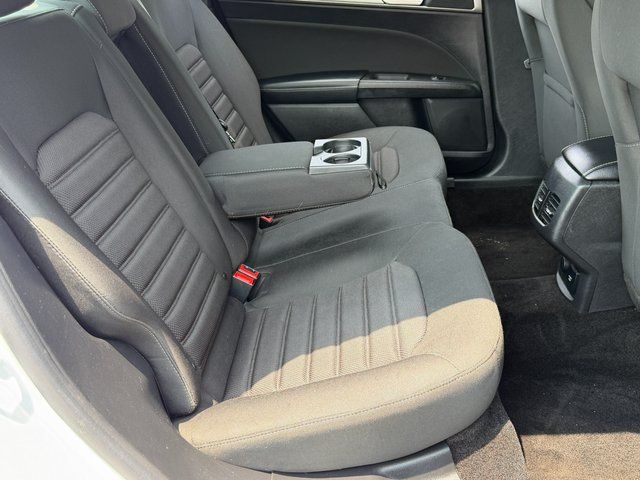 Certified Used 2018 Oxford White Ford SE image 38