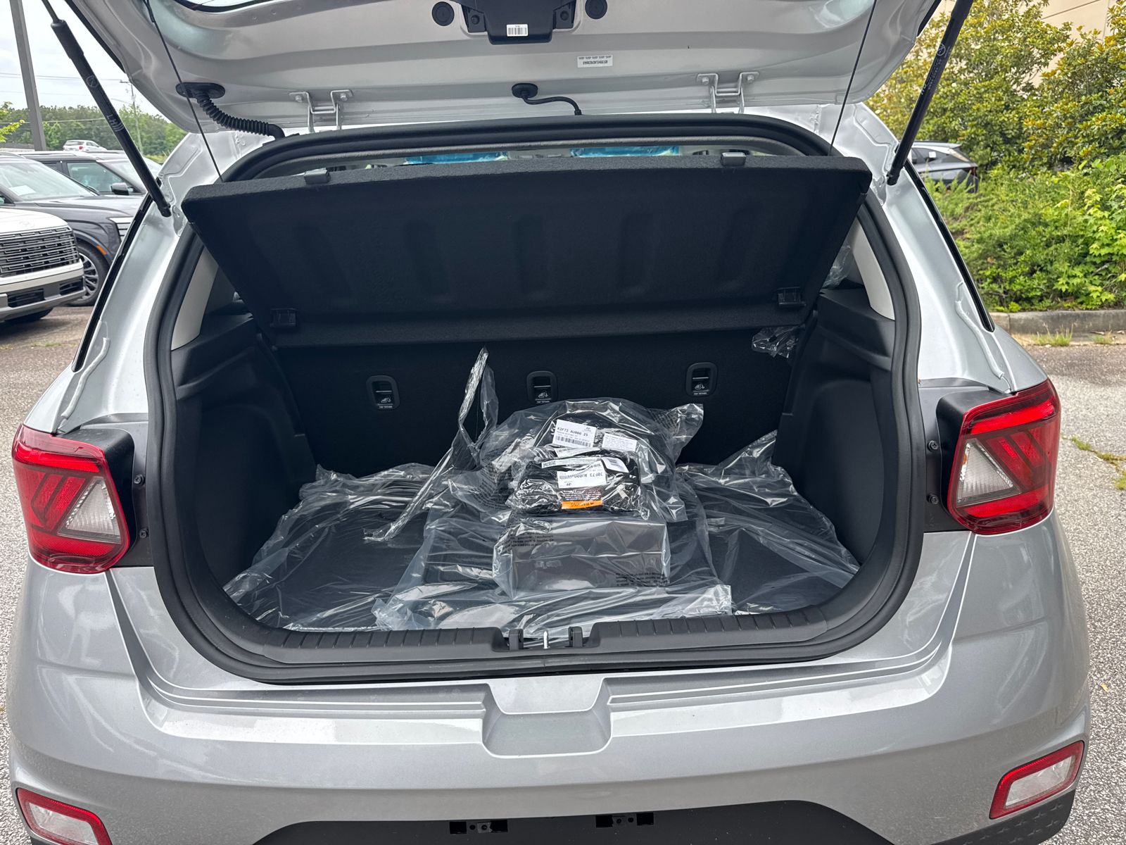 New 2026 Silver HYUNDAI SEL image 19