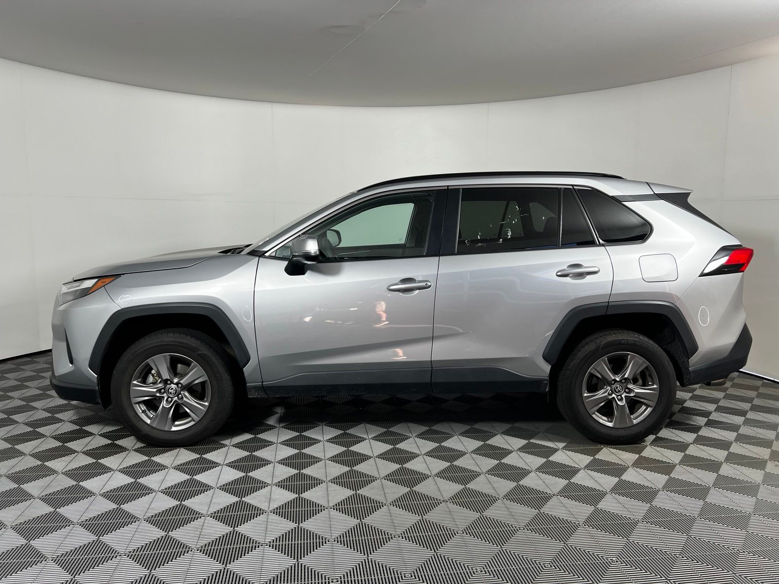 Thumbnail: 2024 Toyota RAV4 - 8