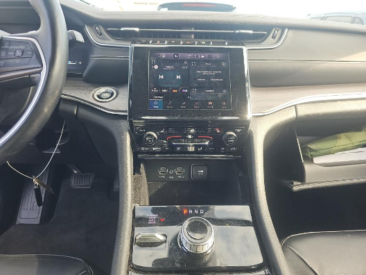 View vehicle photo 3