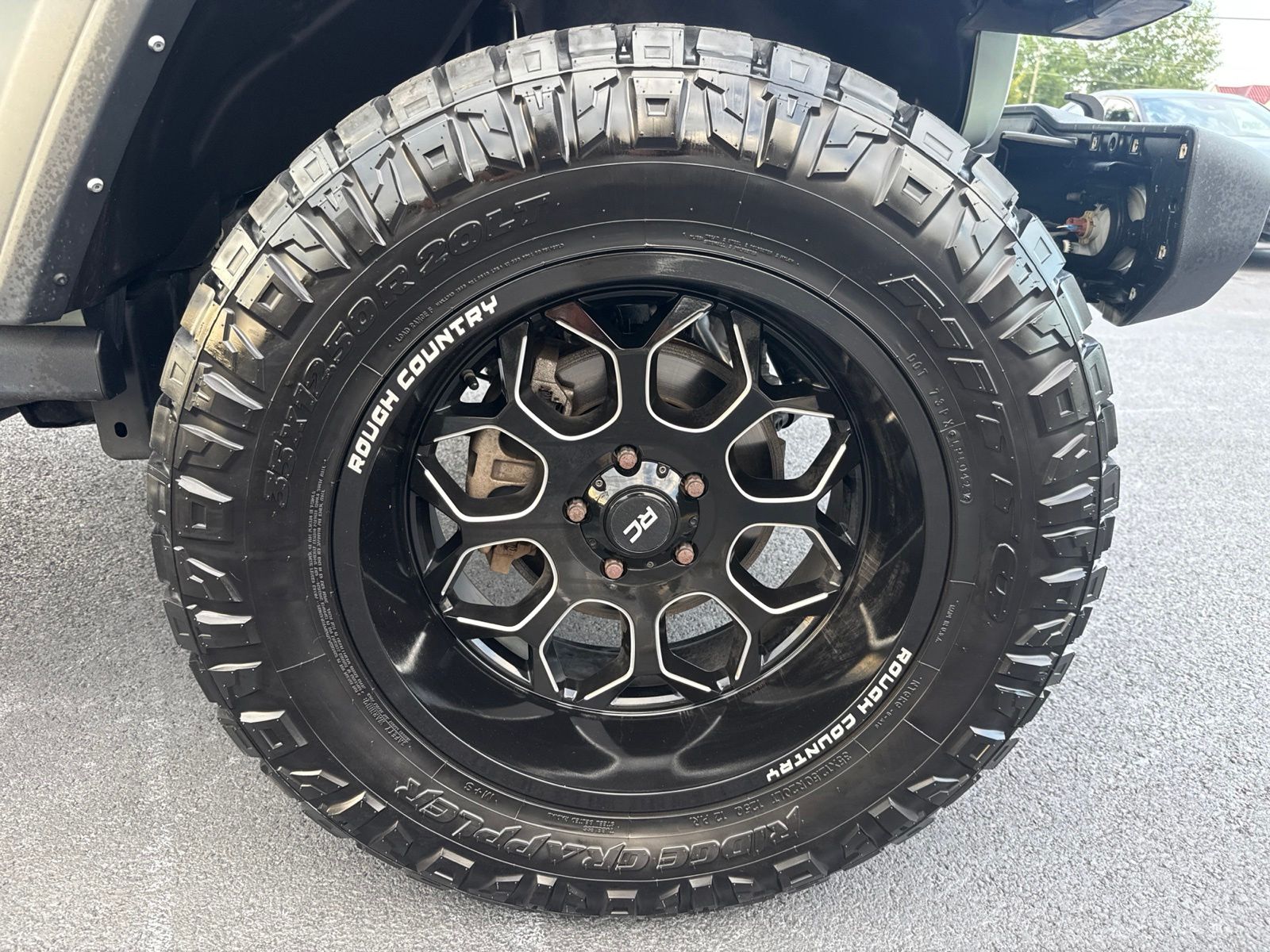 Used 2023  Jeep Sport image 21