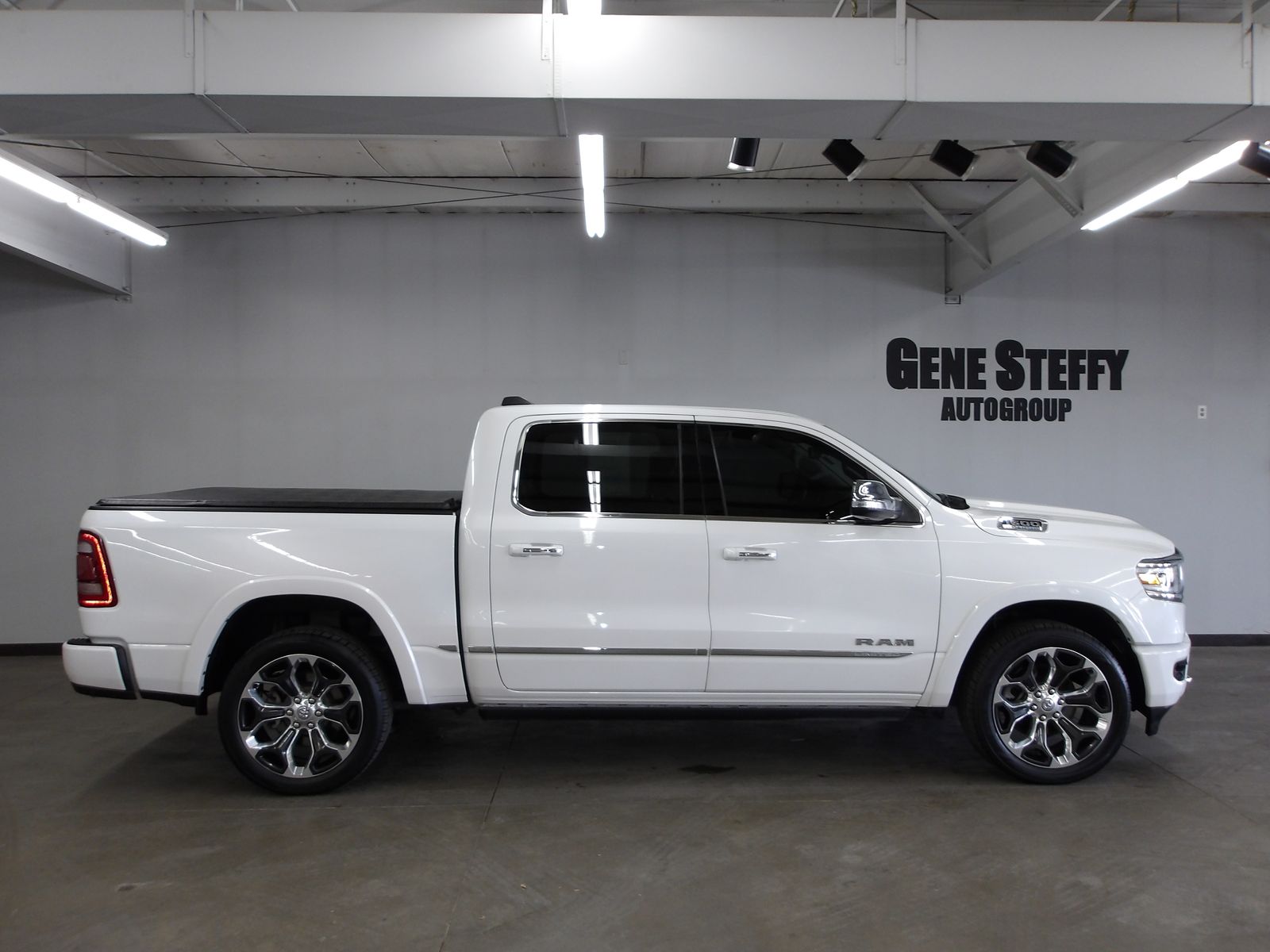 2022 RAM 1500 Limited Crew Cab 4WD
