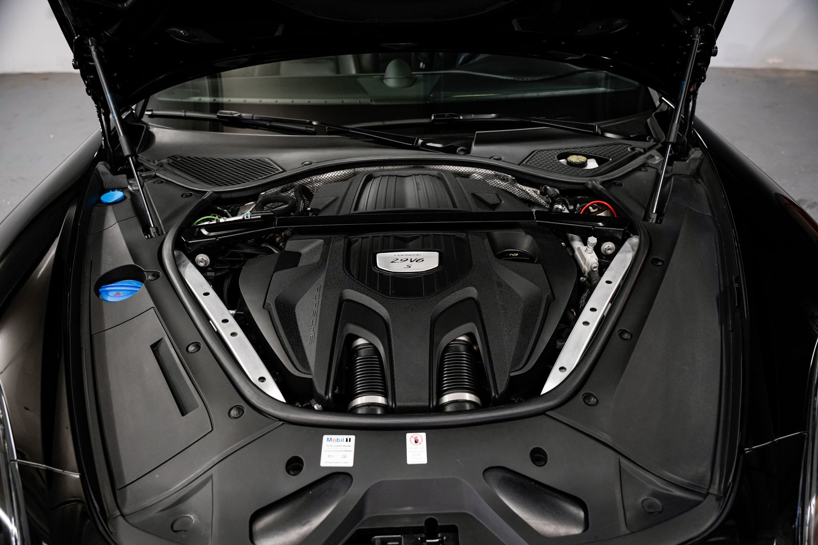 2018 Porsche Panamera Sport Turismo 4S — photo 47
