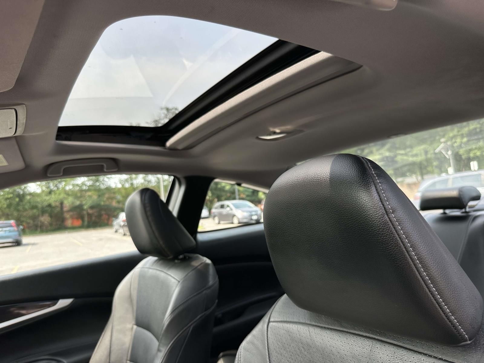Used 2014 Black Honda EX-L image 9