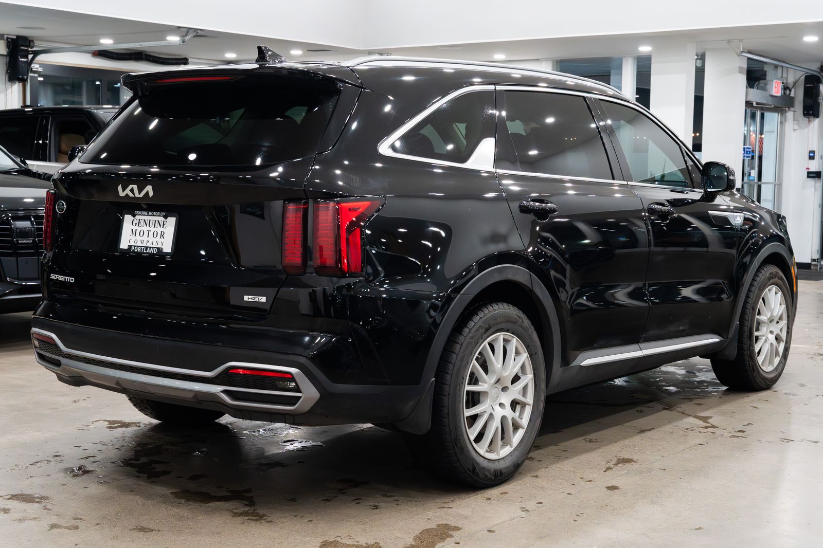 View vehicle photo 4