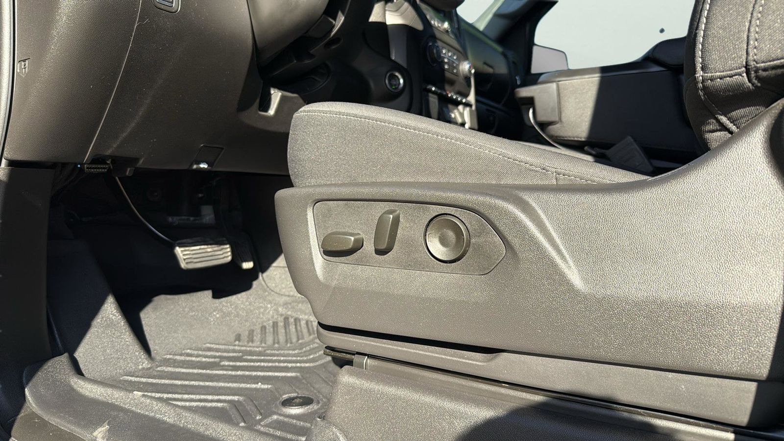 Used Car 2025 Chevrolet Silverado 1500  Custom For Sale Under $40,000 In Austin, Texas