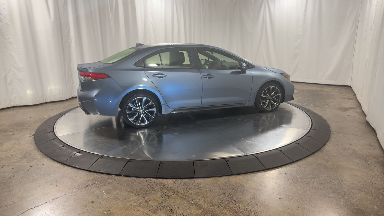 2022 Toyota Corolla SE photo 2