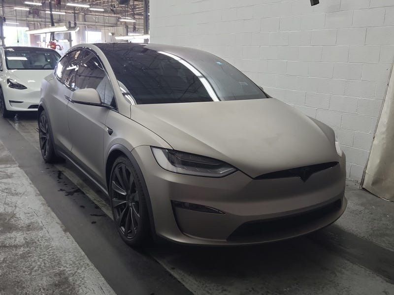 2023 Tesla Model X Long Range's photo