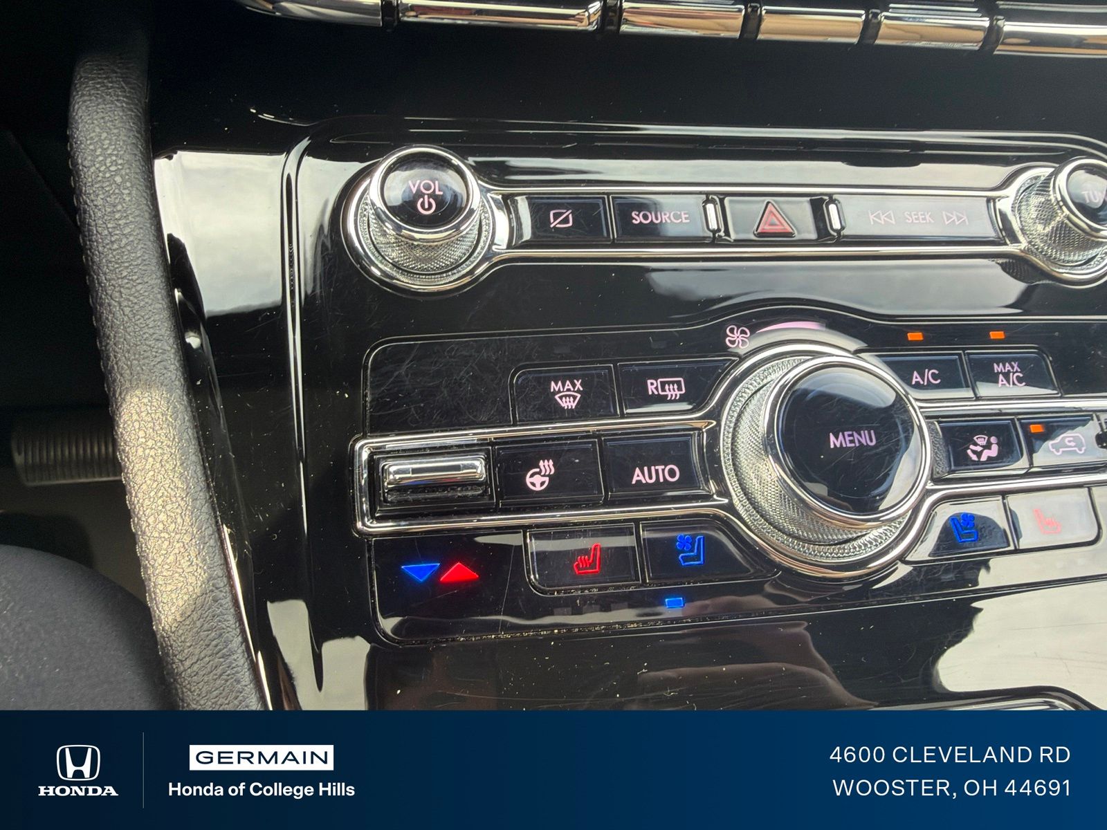 Used 2022 Blue Lincoln Grand Touring image 20