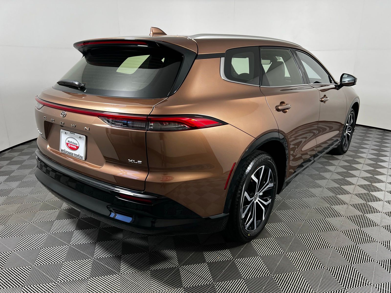 Thumbnail: 2026 Toyota Crown Signia - 5