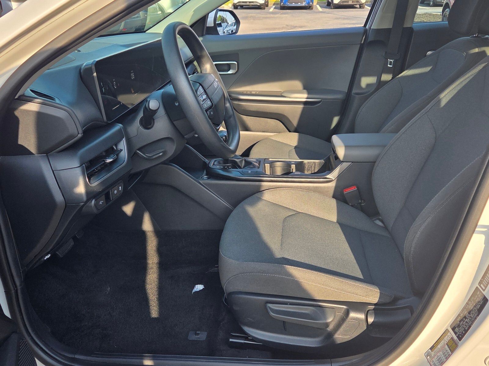 Used 2025 White Kia LXS image 5