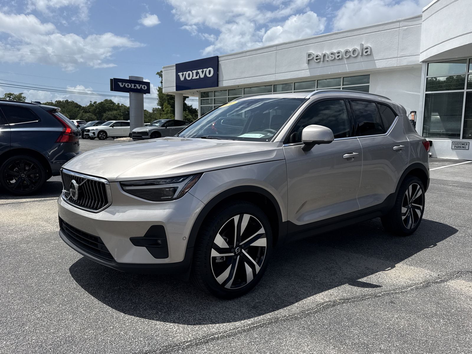 Bright Dusk Metallic 2024 Volvo XC40 SUV / Crossover All-Wheel Drive Automatic