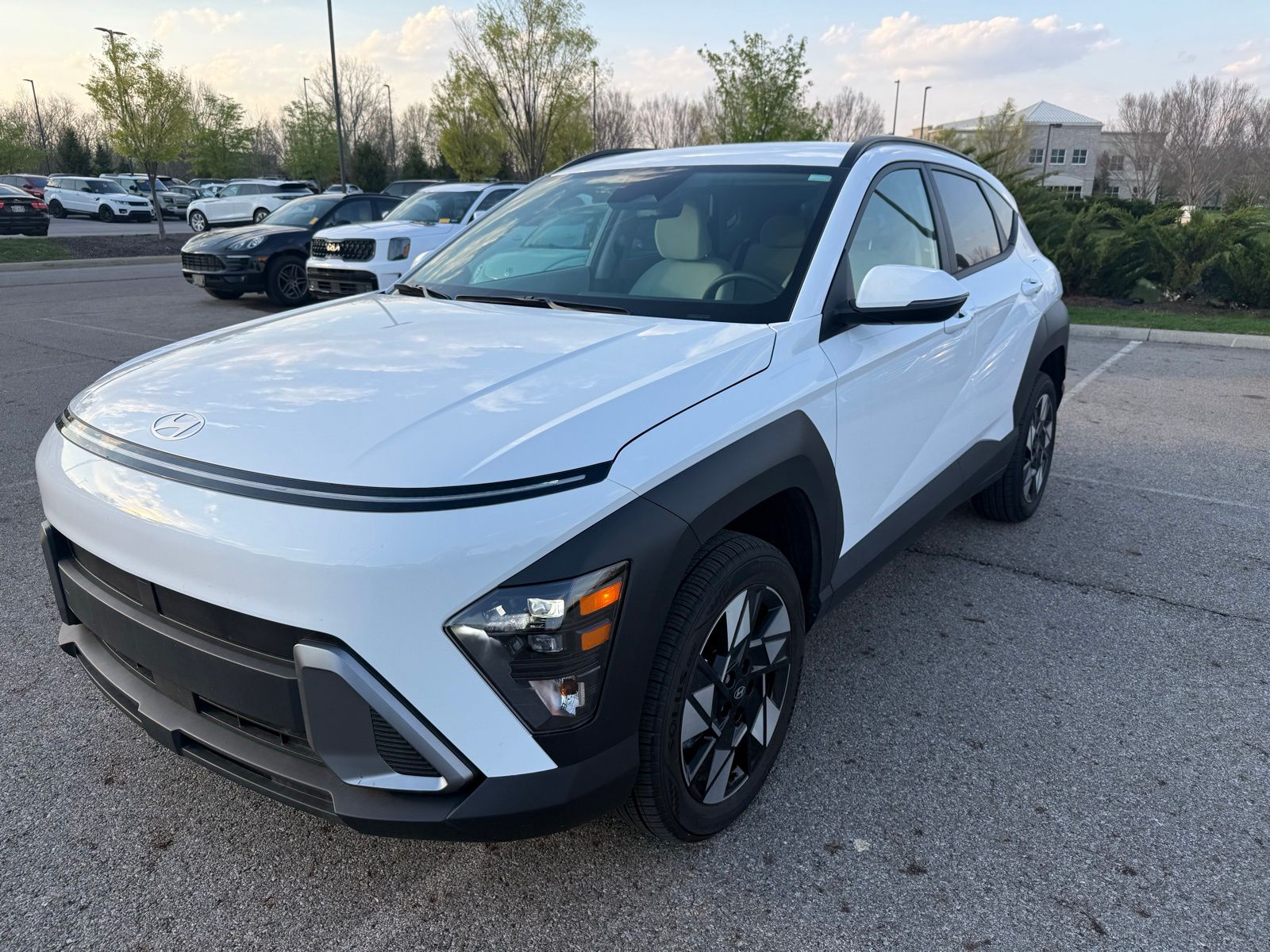 Atlas White 2025 Hyundai Kona SEL AWD SUV / Crossover All-Wheel Drive Continuously Variable Transmission