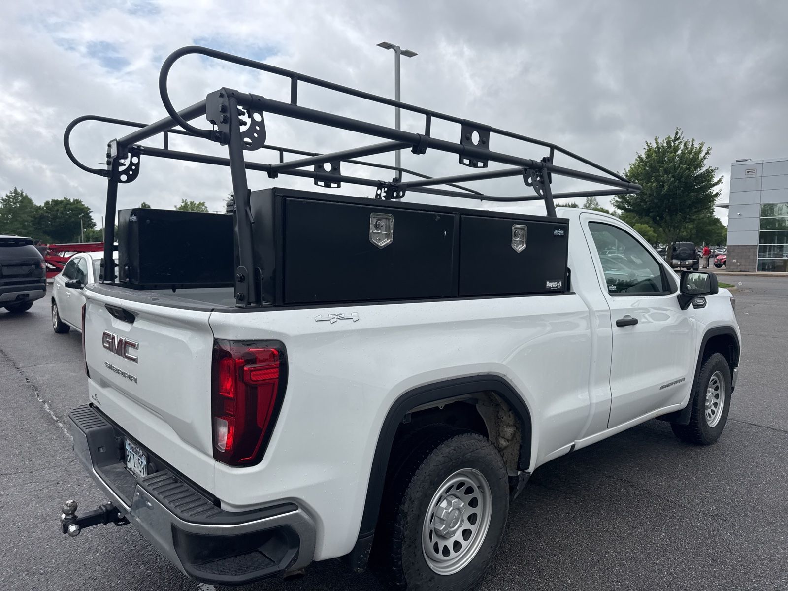 View vehicle photo 5